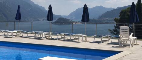 Outdoor pool, sun loungers