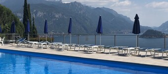 Terraces apartment[2km from center]spectacular lake view, pool. Parking