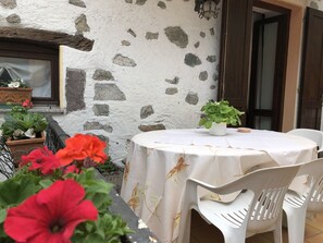 Outdoor dining - Country House [Joy] 2 km from the center (Menaggio)
