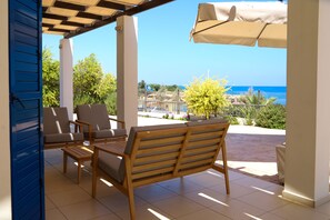 Exterior - Phaedrus Living: Seaside Luxury Villa Anafi (Paralimni)