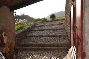 Property grounds - Saint Antonin Chambre d Hotes (Saint-Vincent-sur-Jabron)