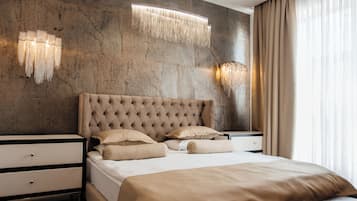 Svit Presidential | 2 sovrum, sängtillbehör av högsta kvalitet, minibar och skrivbord