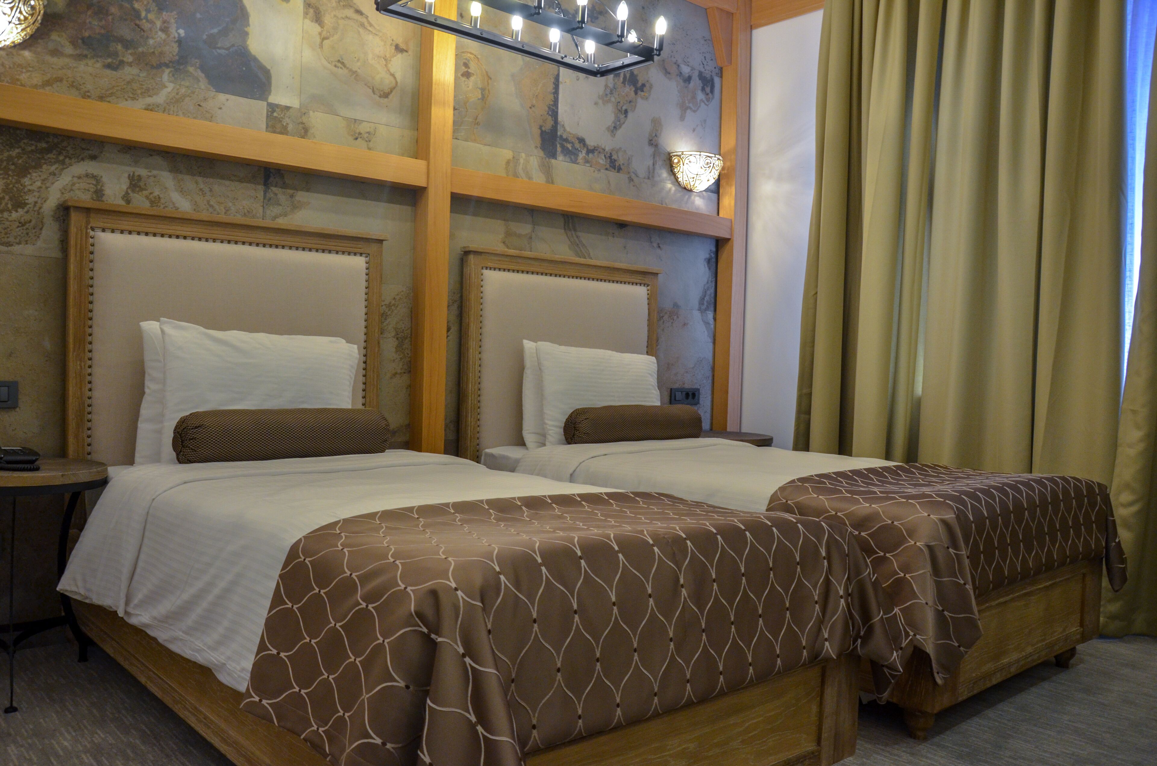 standard twin room | 2 bedrooms, premium bedding, minibar, desk