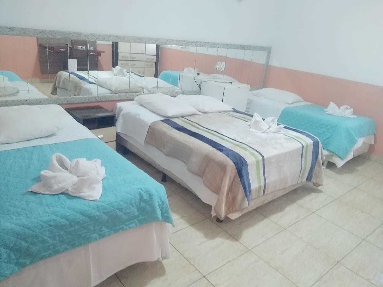 Habitación | Minibar, escritorio, espacio para trabajar con laptop y wifi gratis 