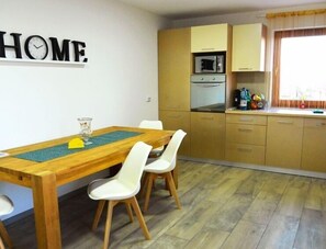 Appartement Majestueux, balcon, vue jardin (Elena) | Restauration dans la chambre