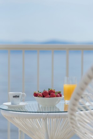 House | Outdoor dining - Greco Mare (Corfu)