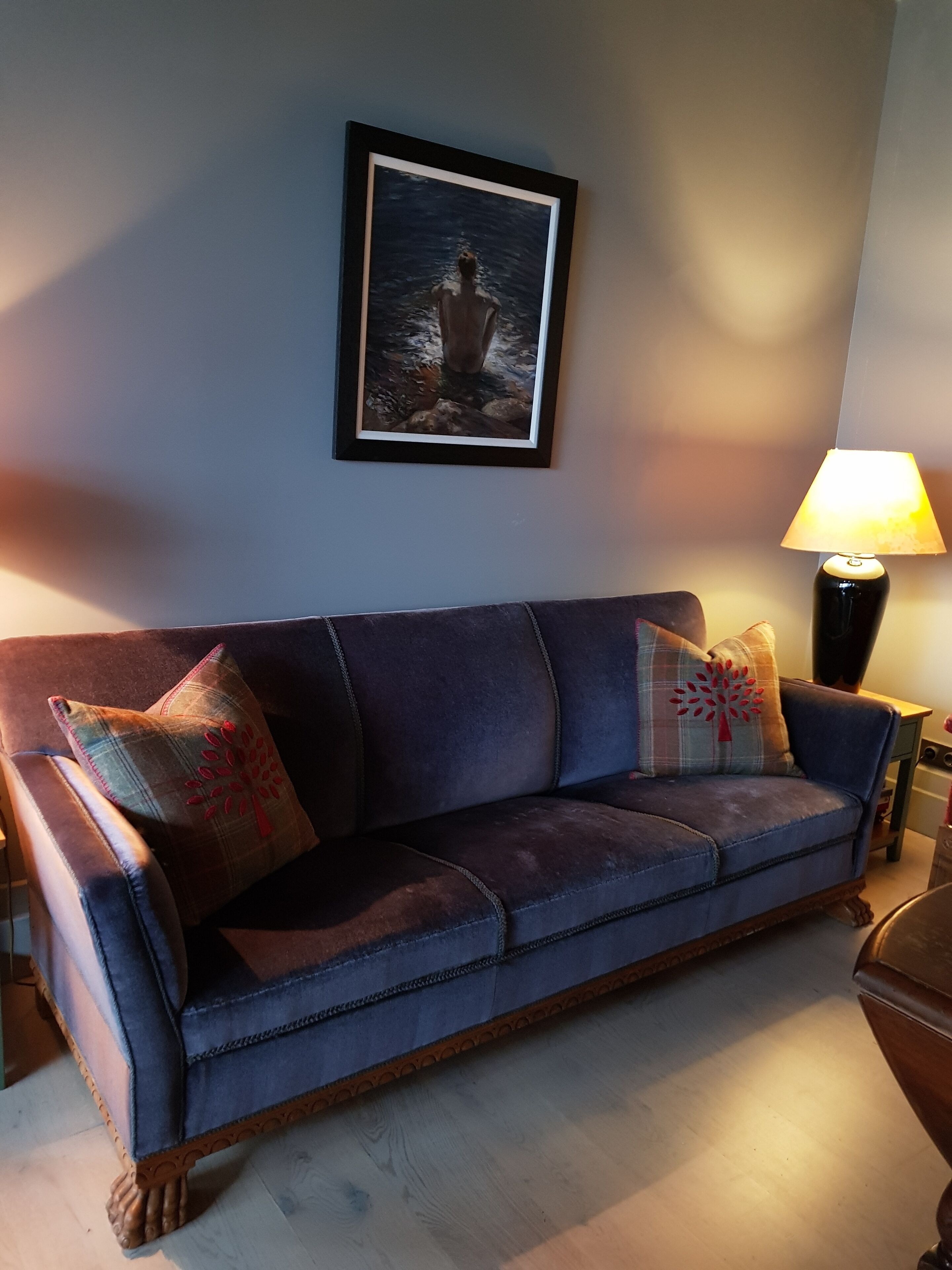 Smart TV, foosball, stereo