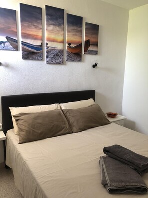 1 slaapkamer, een bureau, een strijkplank/strijkijzer, gratis wifi