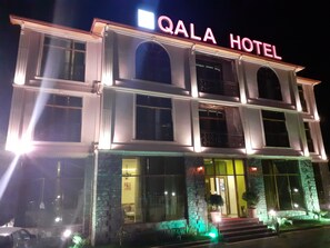Front of property - evening/night - Ruma Qala Hotel (Sheki)