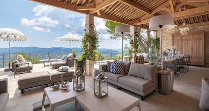 NEU 2019: Unglaubliche Privatvilla. Panoramaaussichten. Pool & Olivenhain