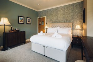 Dobbeltrom – deluxe | Individuelt dekorert, individuelt innredet og skrivebord