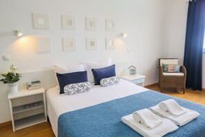 1 bedroom, iron/ironing board, free WiFi, bed sheets - Apt with pool, sea view and garage (Ericeira)