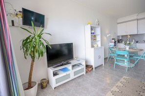 Interior - Apt with pool, sea view and garage (Ericeira)