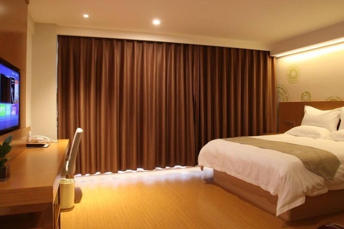 Superior Room, 1 King Bed | Free WiFi