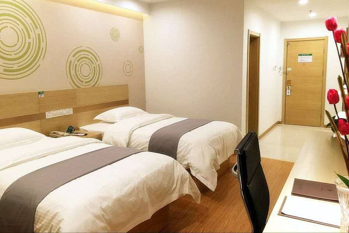 Blackout curtains, free WiFi, bed sheets
