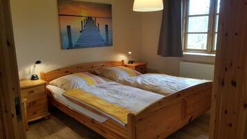 3 slaapkamers, een strijkplank/strijkijzer, reisbedje, wifi