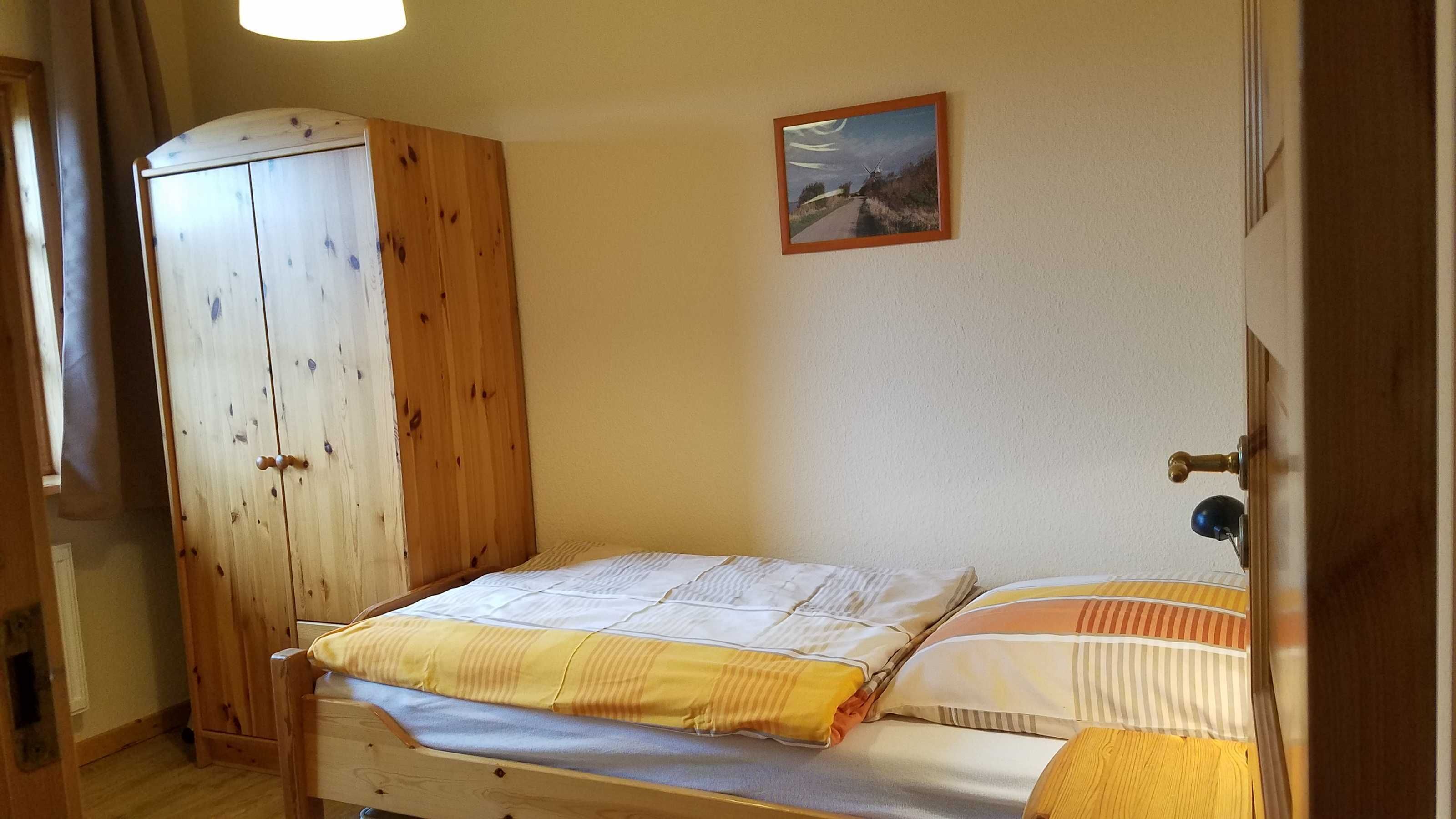 3 slaapkamers, een strijkplank/strijkijzer, reisbedje, wifi