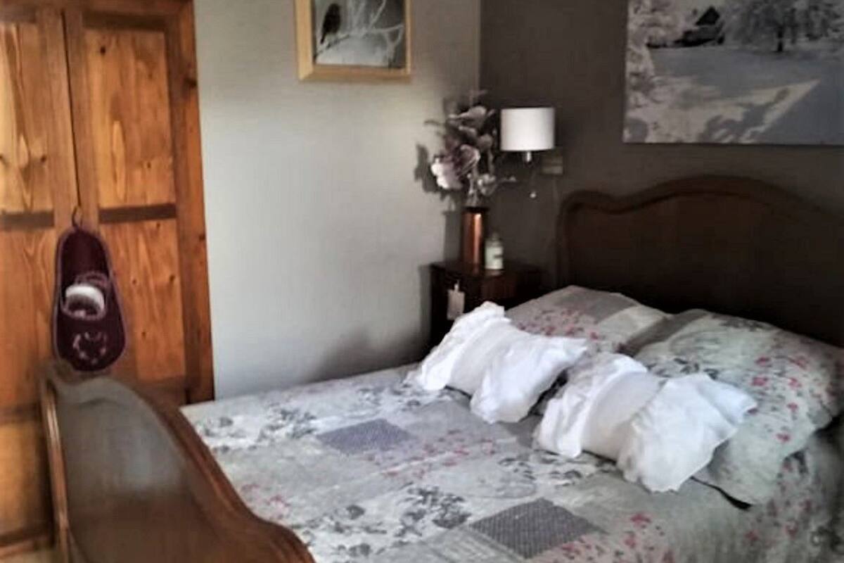 Blackout curtains, iron/ironing board, free cots/infant beds