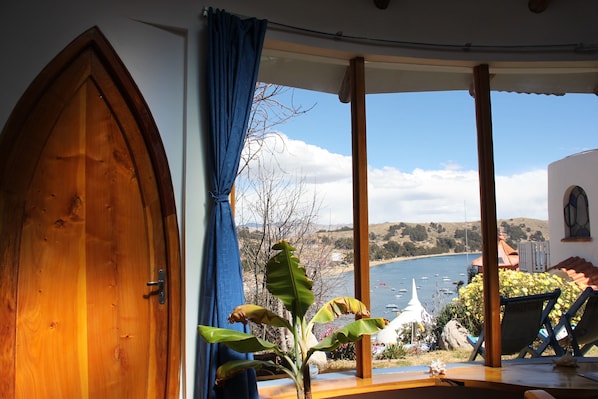 Superior Cabin | Individually furnished, soundproofing, free WiFi, bed sheets