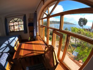 Firemannsrom – familie | Utsikt mot innsjø