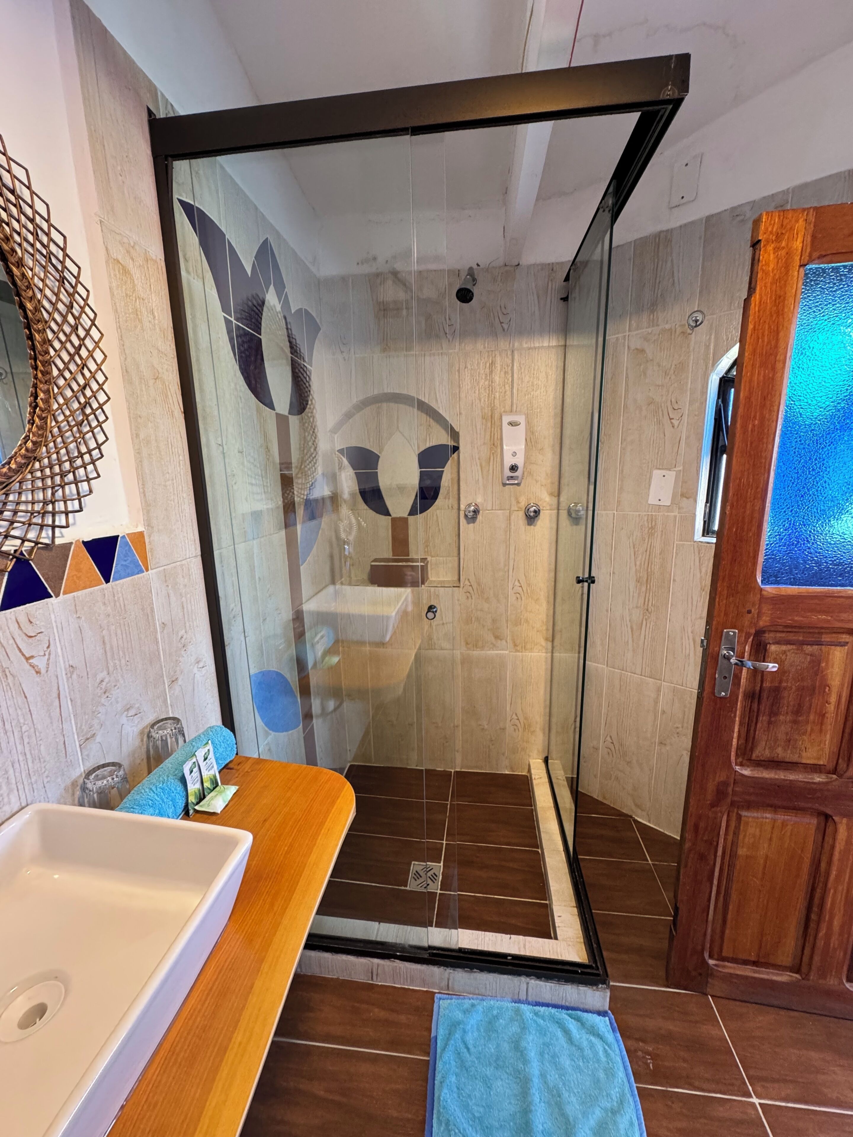Standard Double Room | Bilik Mandi | Pancuran mandi, pengering rambut, tuala disediakan, sabun 