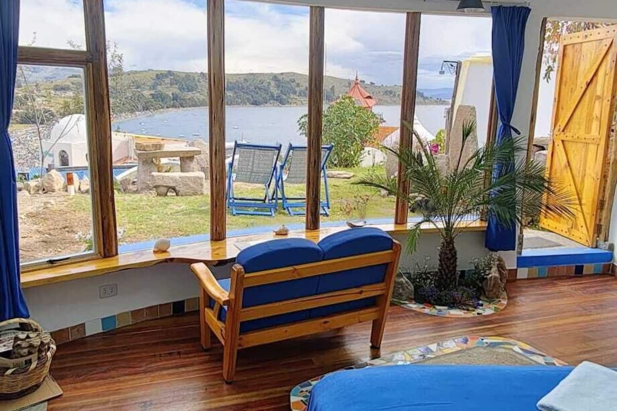 Chalet rustique Deluxe, 1 grand lit | DĂ©cor unique, ameublement unique, systĂšme dâinsonorisation