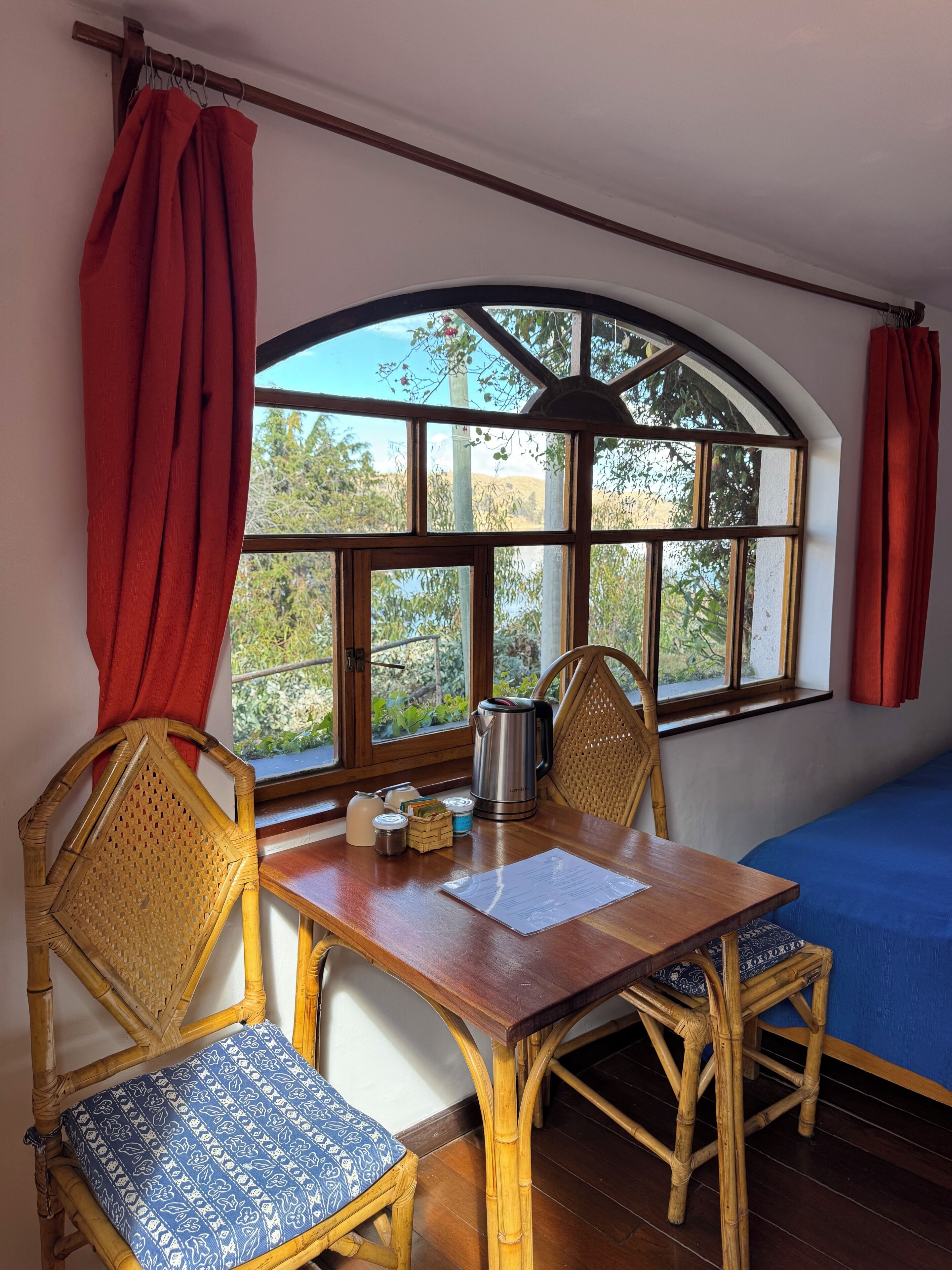 Chambre Standard double | Décor unique, ameublement unique, système d’insonorisation