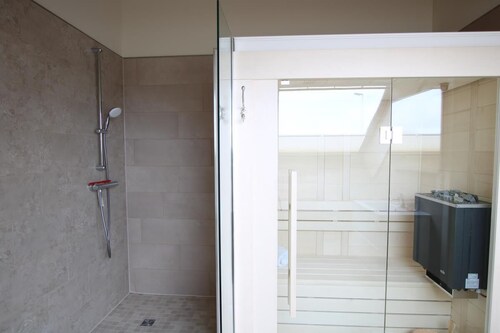 Lake view 3 - luxury at the cutter harbor