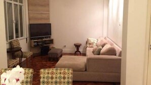Apartment | Living area - Copacabana House I (Rio de Janeiro)