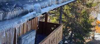 A beautiful chalet quiet 2 steps from shops and close to the slopes