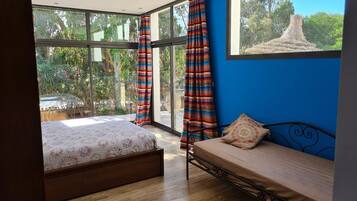 5 chambres, coffres-forts dans les chambres, fer et planche Ă repasser