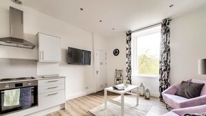 TV - Cosy 1 Bedroom Home Close To City Centre (Edinburgh)