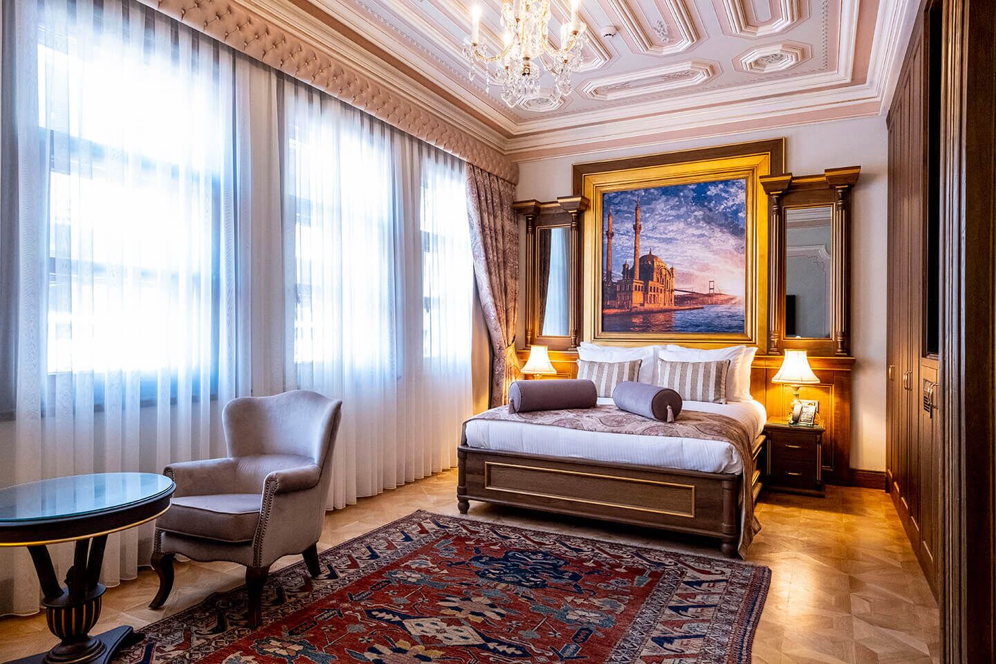 superior room | 1 bedroom, in-room safe, desk, laptop workspace