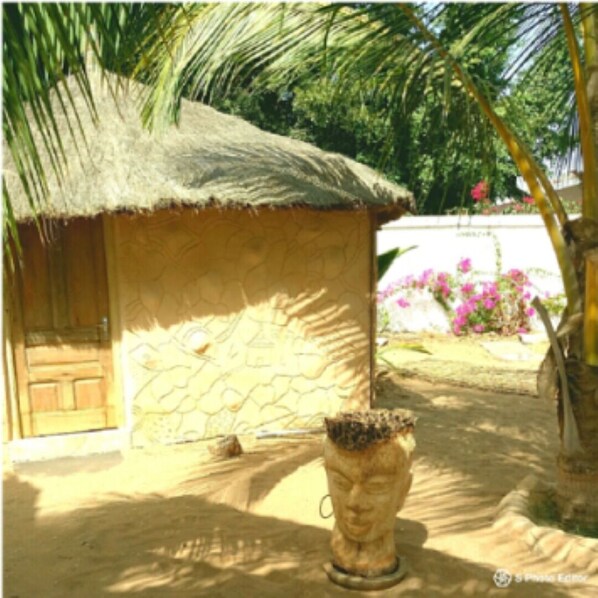 تفاصيل الفندق من الخارج