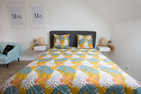 2 bedrooms, in-room safe, iron/ironing board, travel crib