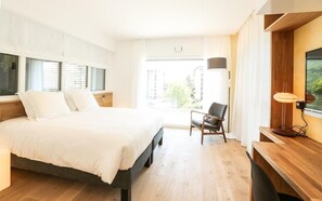 4 Schlafzimmer, Schreibtisch, WLAN