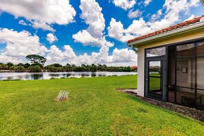 Rumah | Pemandangan danau