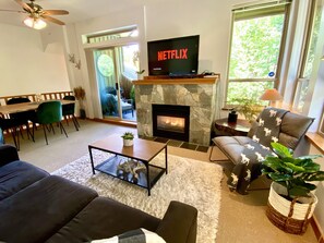 Smart TV, chimenea