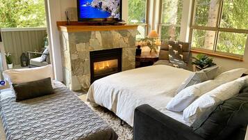 1 dormitori, planxa i posts de planxar, wifi i roba de llit