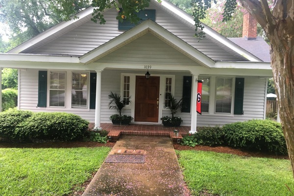 The Huntsman Cottage as seen from JHayne Avenue