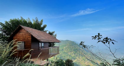 Romantic Wooden Villa on mountain top w--pool & Jacuzzi - Luxury Amidst Nature