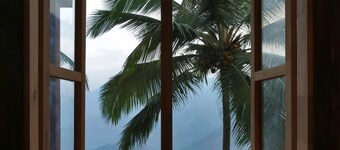 Romantic Wooden Villa on mountain top w--pool & Jacuzzi - Luxury Amidst Nature