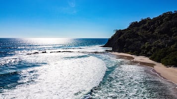 Pantai berhampiran, kabana (surcaj), kerusi lepak pantai