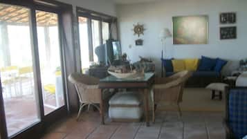 Double Room | In-room dining