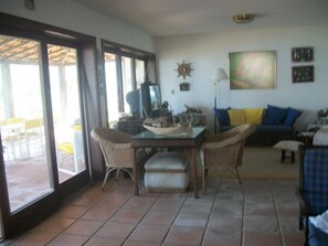 Double Room | In-room dining - Condominio Portogalo - Angra dos Reis (Angra dos Reis)