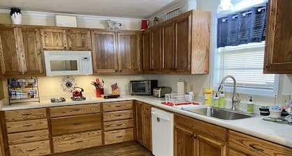 College St B&B -Close to Casinos/Pet Friendly!