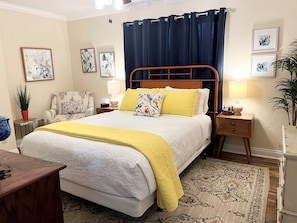 3 bedrooms, desk, iron/ironing board, travel crib