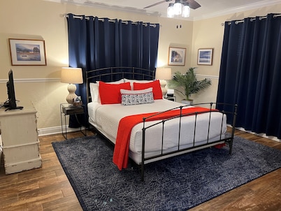 College St B&B -Close to Casinos/Pet Friendly!