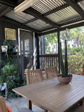 Outdoor dining
