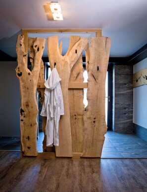 Sauna, soins corporels, massages aux pierres chaudes, massages sportifs